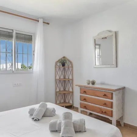 Con Piscina Compartida Wi-fi Y Aire Acondicionado *